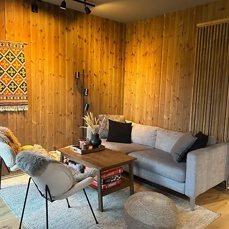 Exclusive In A Great Hiking And Skiing Area شقة *
